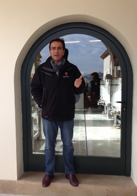 Visita_bloggers_celler_jaume_codorniu_bruno_colomer_entrada_celler_Jaume